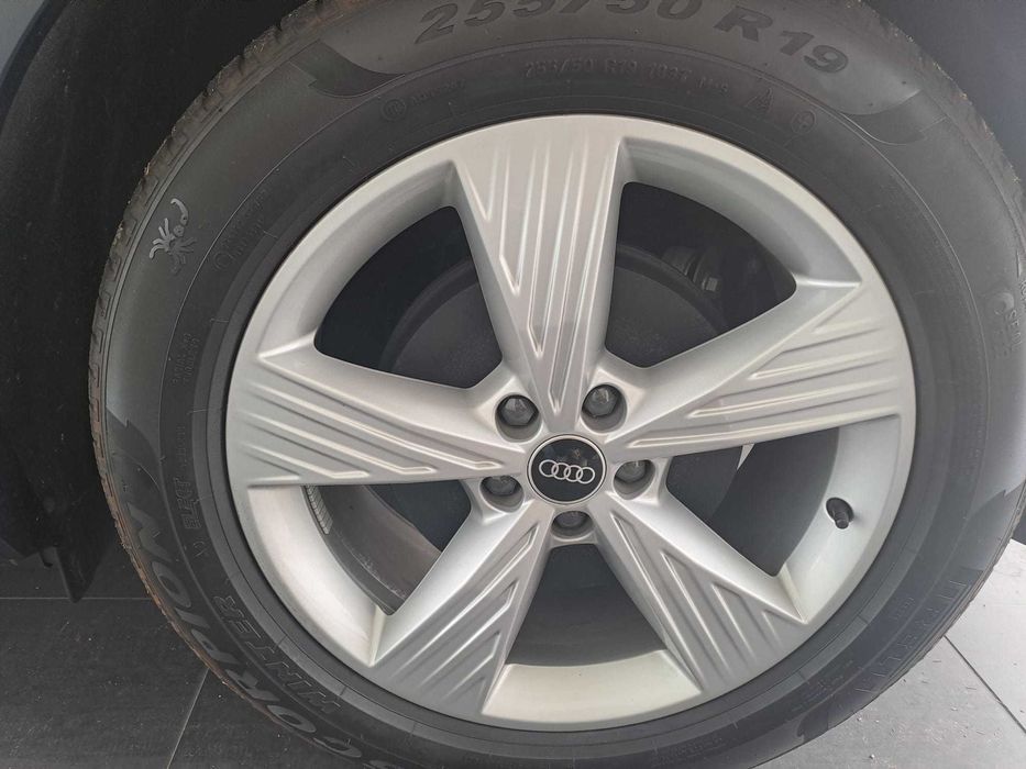 4 Jantes + 4 pneus Pirelli, Audi Q4