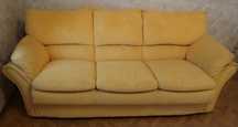 1sofa z bokami i skrzynią na pościel, rozkładana