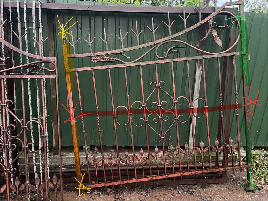 Металеві ковані ворота з хвірткою