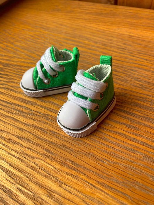 Пушистый жакет, купальник и кедики куклам Paola Reina ростом 32 см.