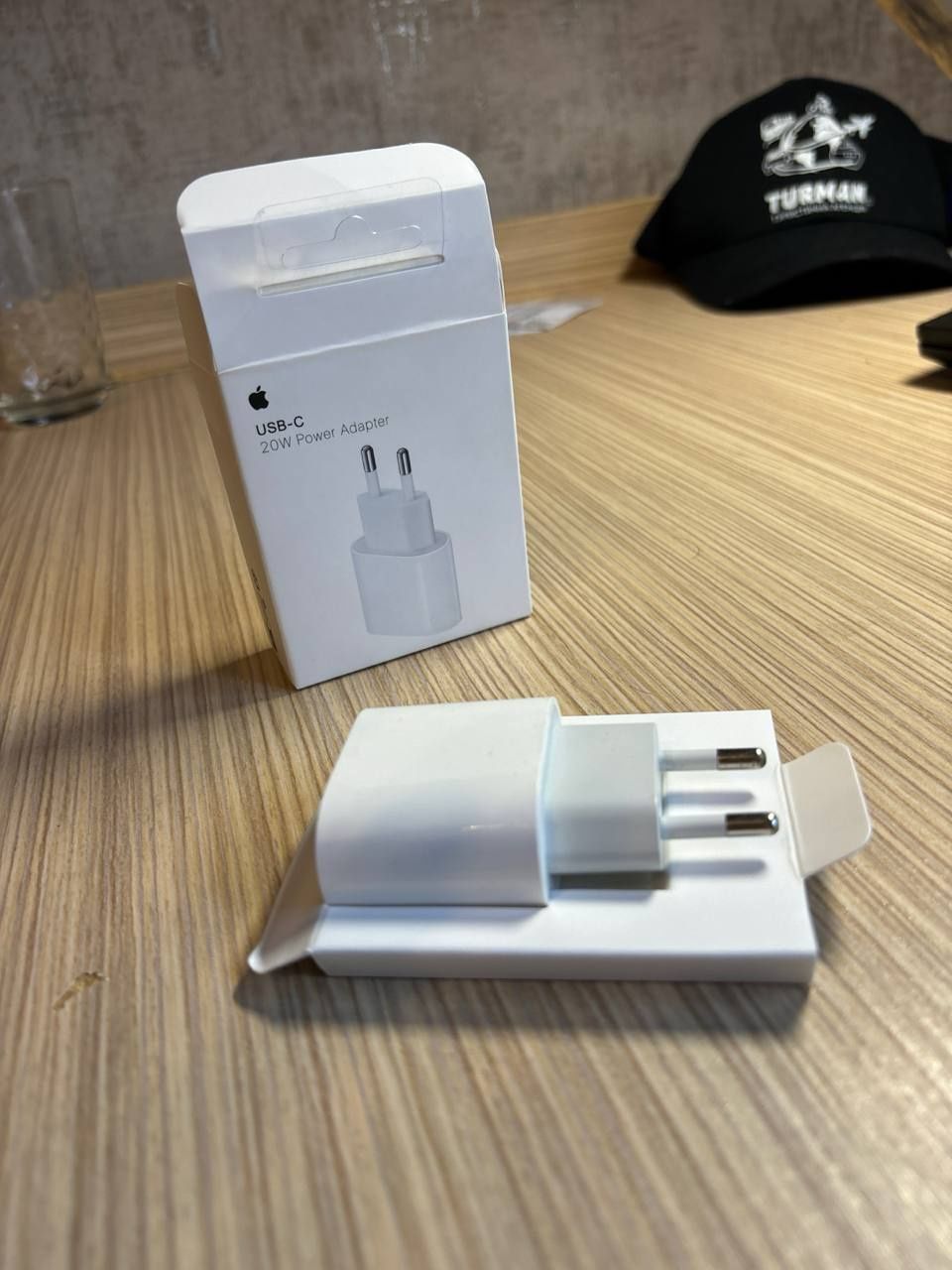 Продам оригінальний блочок apple