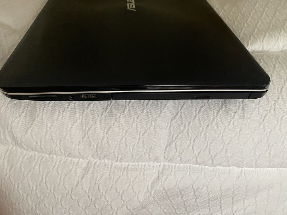 Portatil Asus X555L
