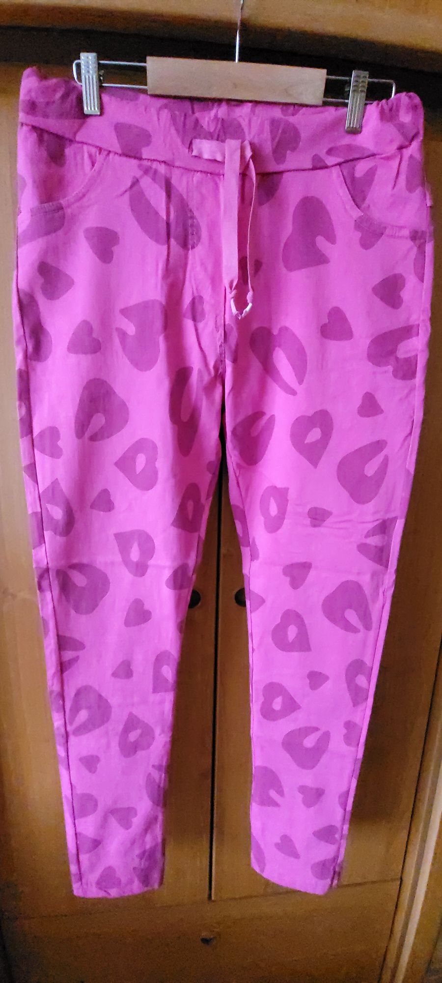 Spodnie  mocno uciagliwe  XXL made in italia różowe
