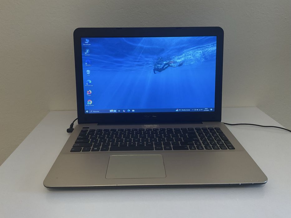 Laptop Asus R556L Intel i3 1.7GHz 4010U 12gb ram ssd samsung evo 250Gb
