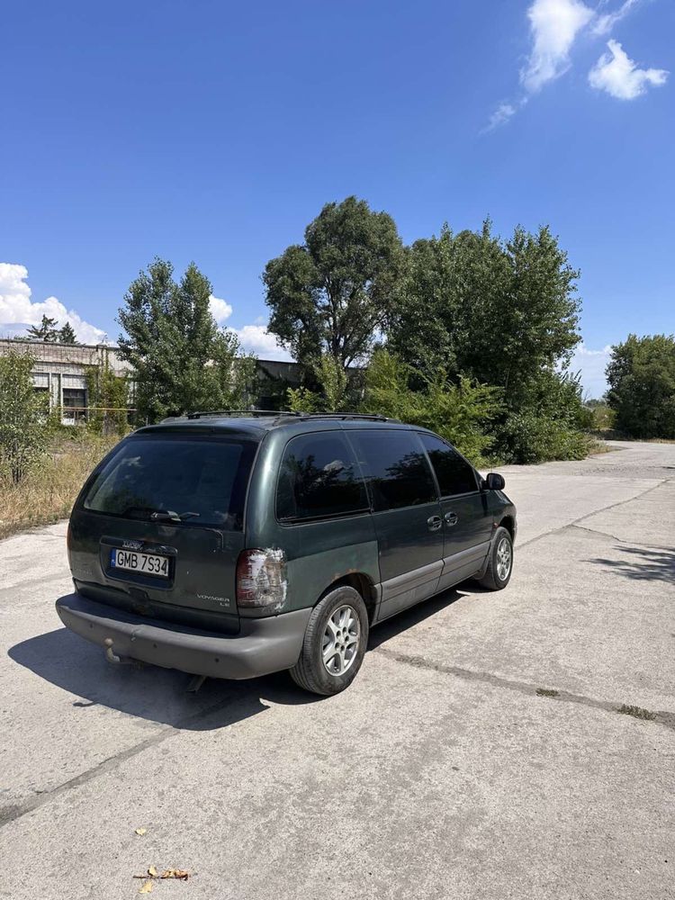 Chrysler 2.5 dizel на ходу 7 мест