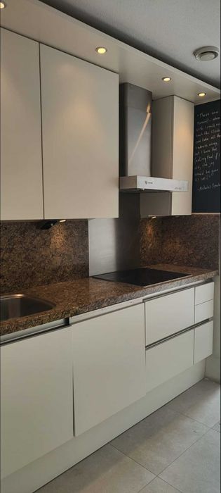 BLACK WEEKEND Kuchnia  Meble kuchenne Biały mat. AGD Bosch Siemens