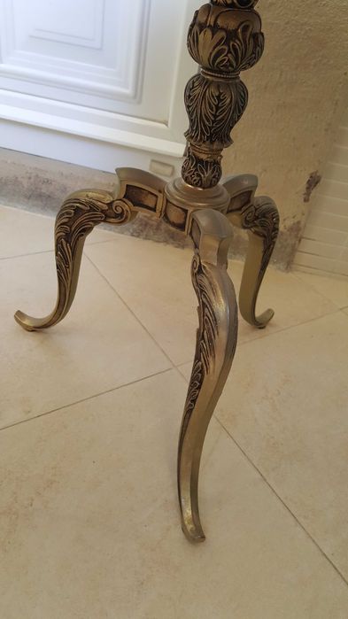 Mesa baixa francêsa  marmore e latão