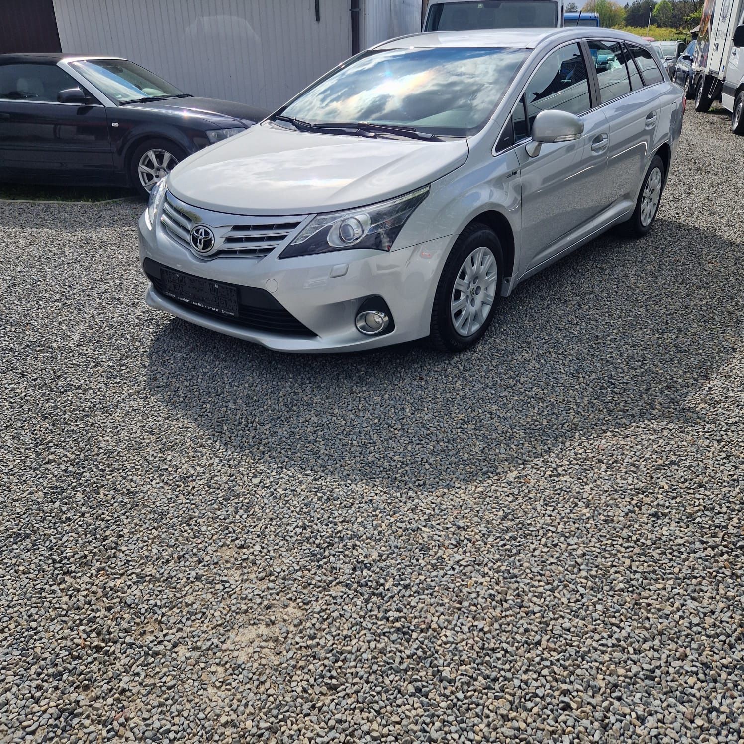 Avensis 2.0d xenon nawigacja Niski przebieg