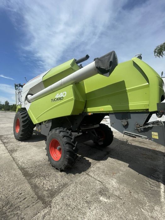 Комбайн Claas Tucano 440