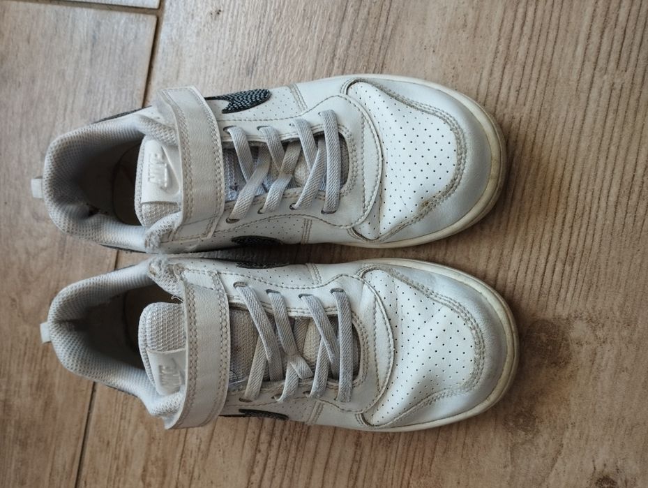 Buty Nike dla dziewczynki 33.5