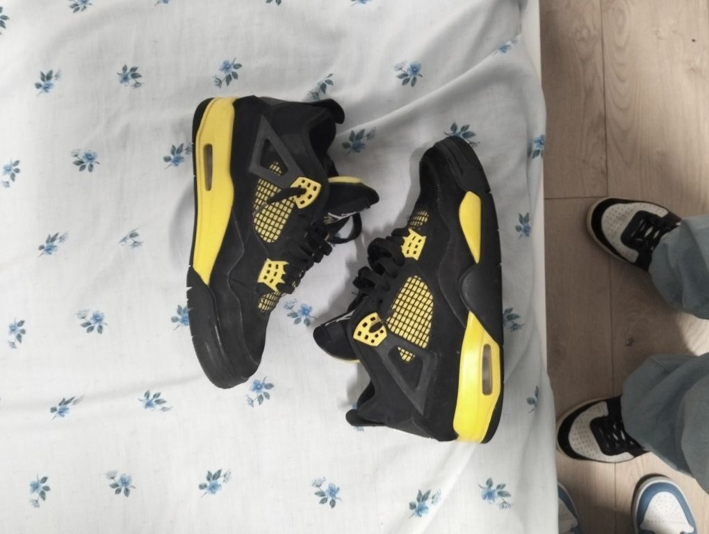 Jordan 4 tamanho 40,5