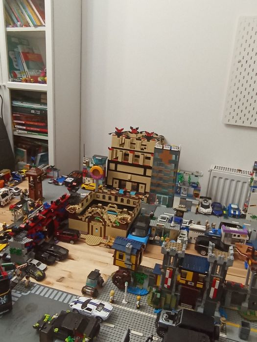 Гарне лего місто.