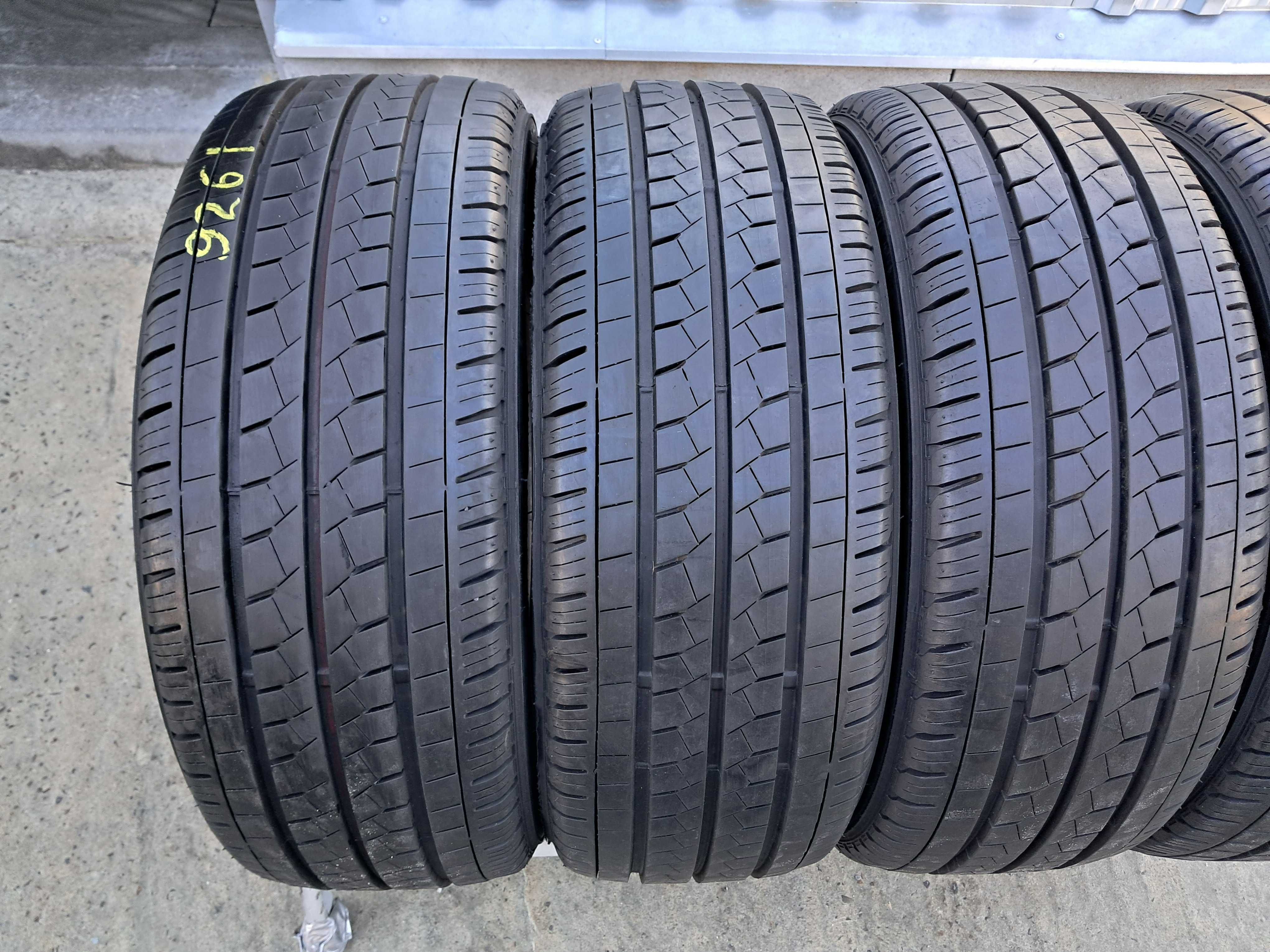 Резина літня, 8.2мм, Bridgestone Duravis R410 215\60 R16C (арт.9261)