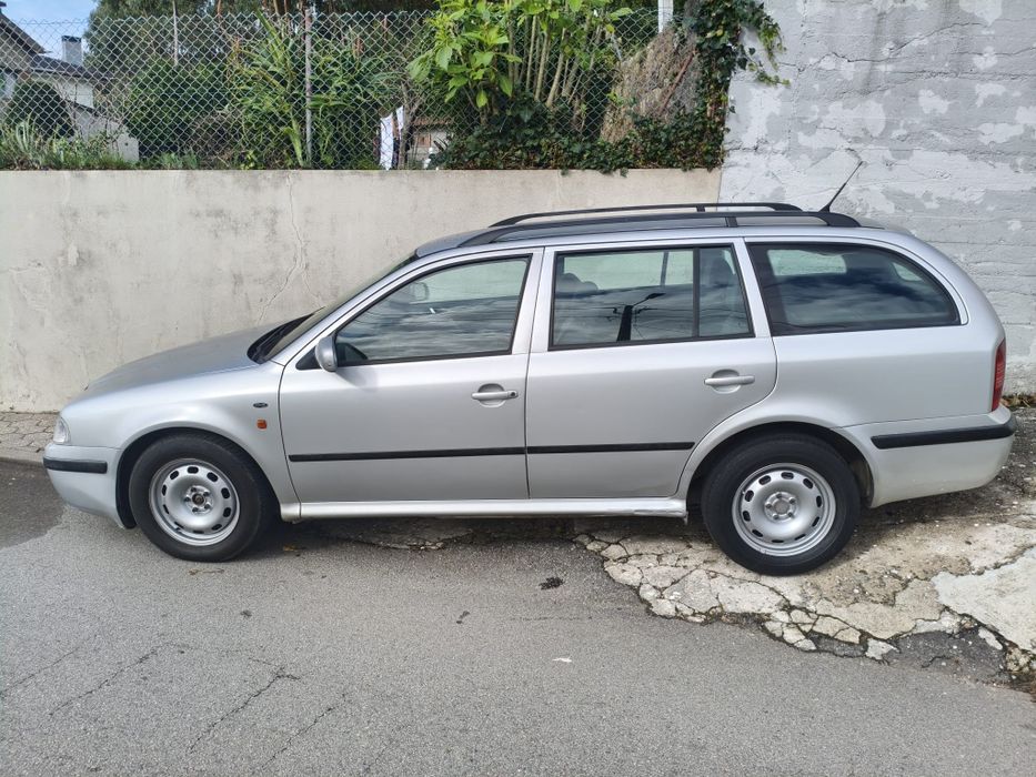 Skoda Octávia combi cinzento 1.4. 16v 2001