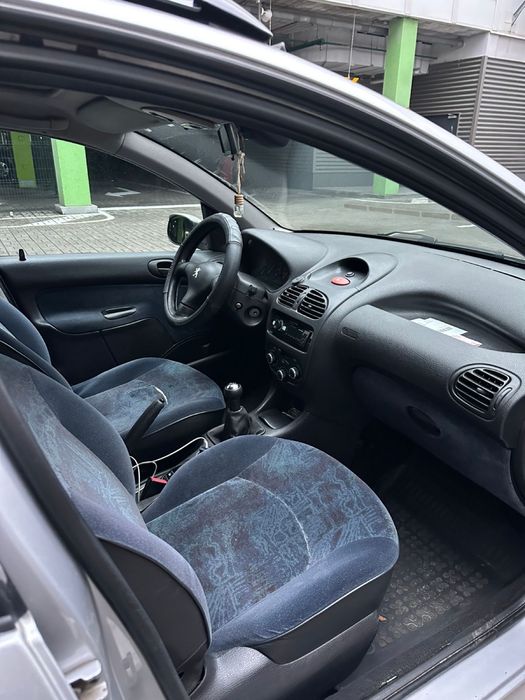 Peugeot 206 2000р