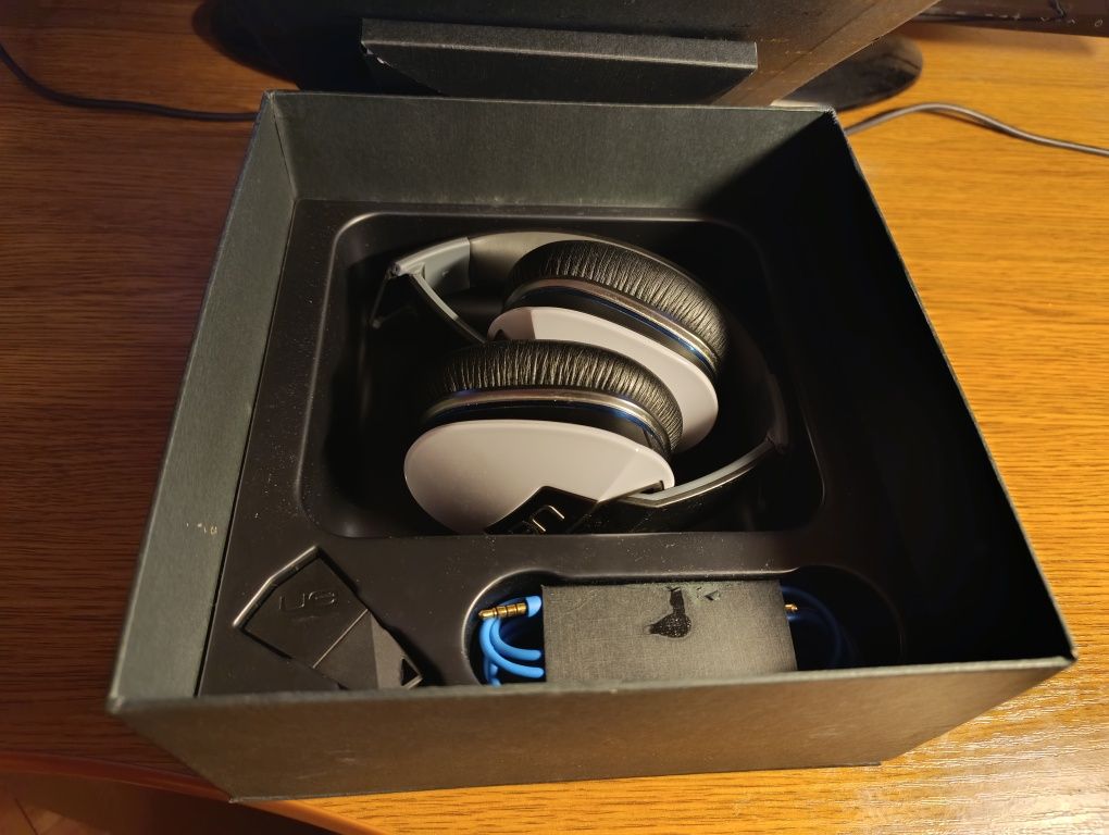 Навушники Logitech UE Ultimate Ears 6000