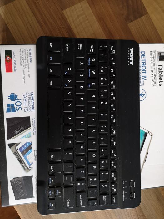 Teclado Bluetooth e capa para tablet 10"