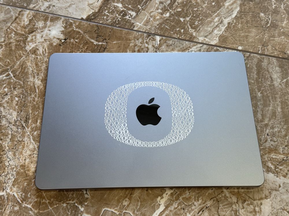 Macbook air M2 8/256 MDM