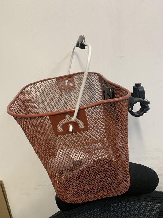 Kosz rowerowy na click klik wypinany brązowy na każdą kierownicę