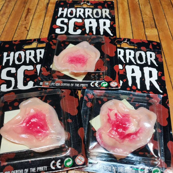 Шрам № 5 силіконовий ліпучий: Хеловін, приколи, карнавал, грим. 5х7 см