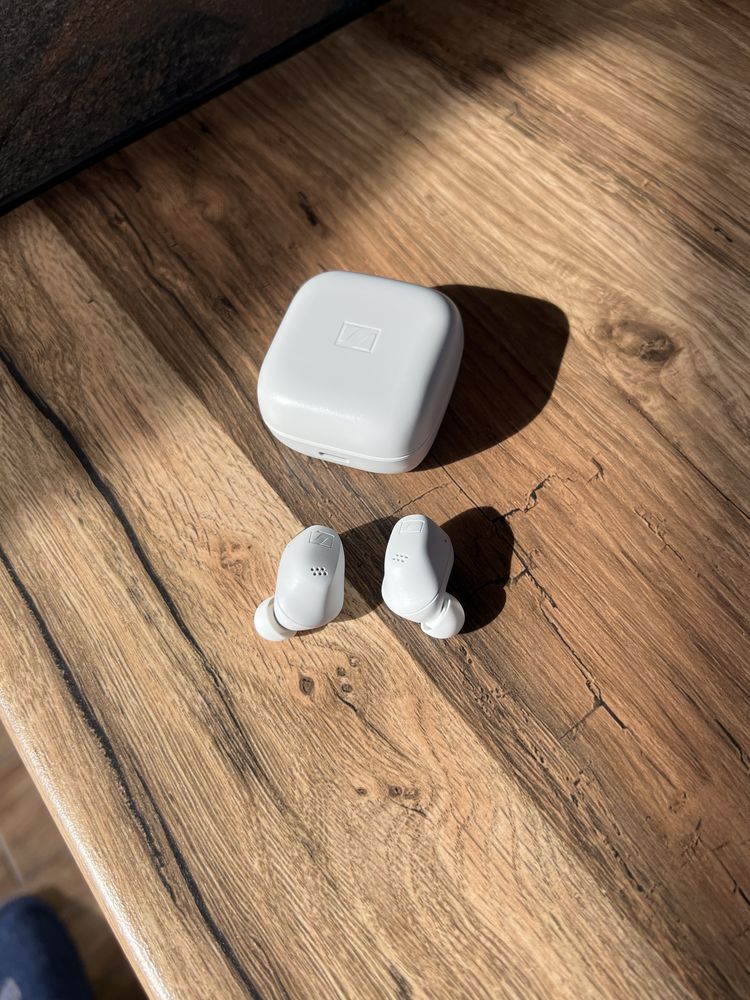 Навушники Sennheiser Accentum True Wireless
