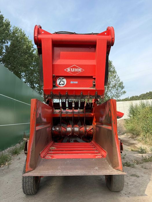 Distruibuidor de Palha Kuhn,