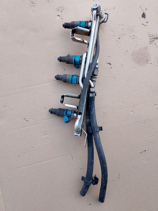 Listwa wtryskowa Audi A4 B5 1.6 06B133.317A, wtryski 06B133.551C,kpl