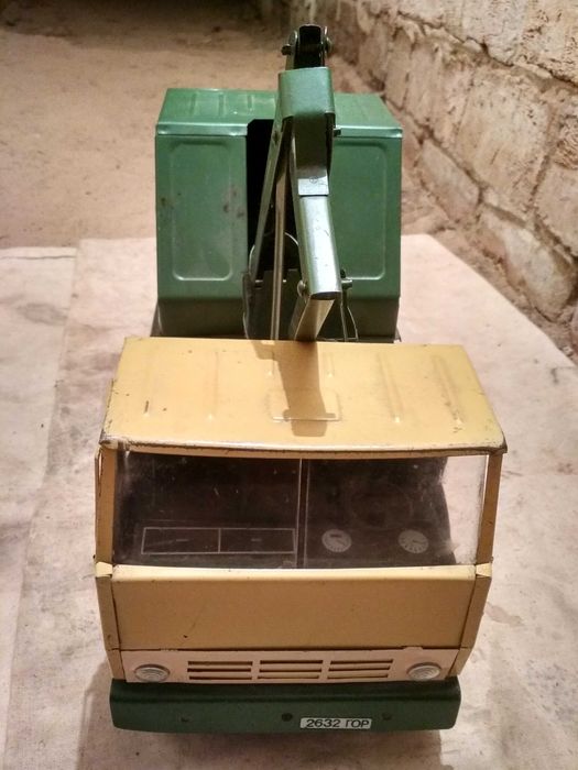 Продам экскаватор КАМАЗ