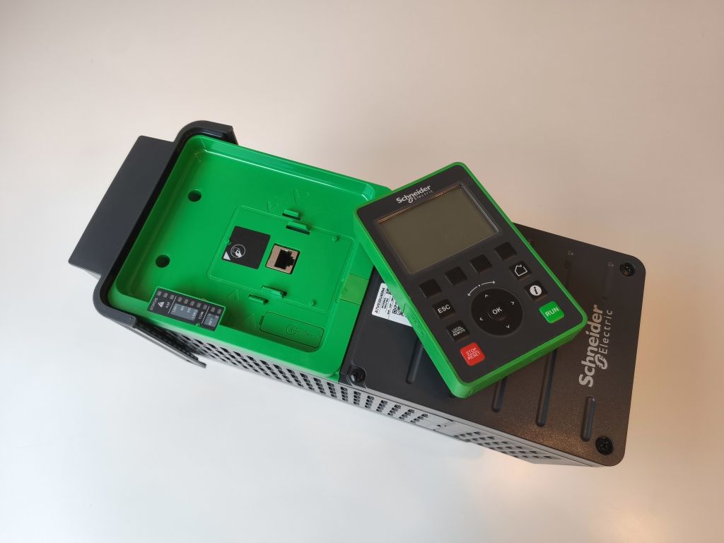 Частотний перетворювач 3 фази Schneider ATV930U40N4