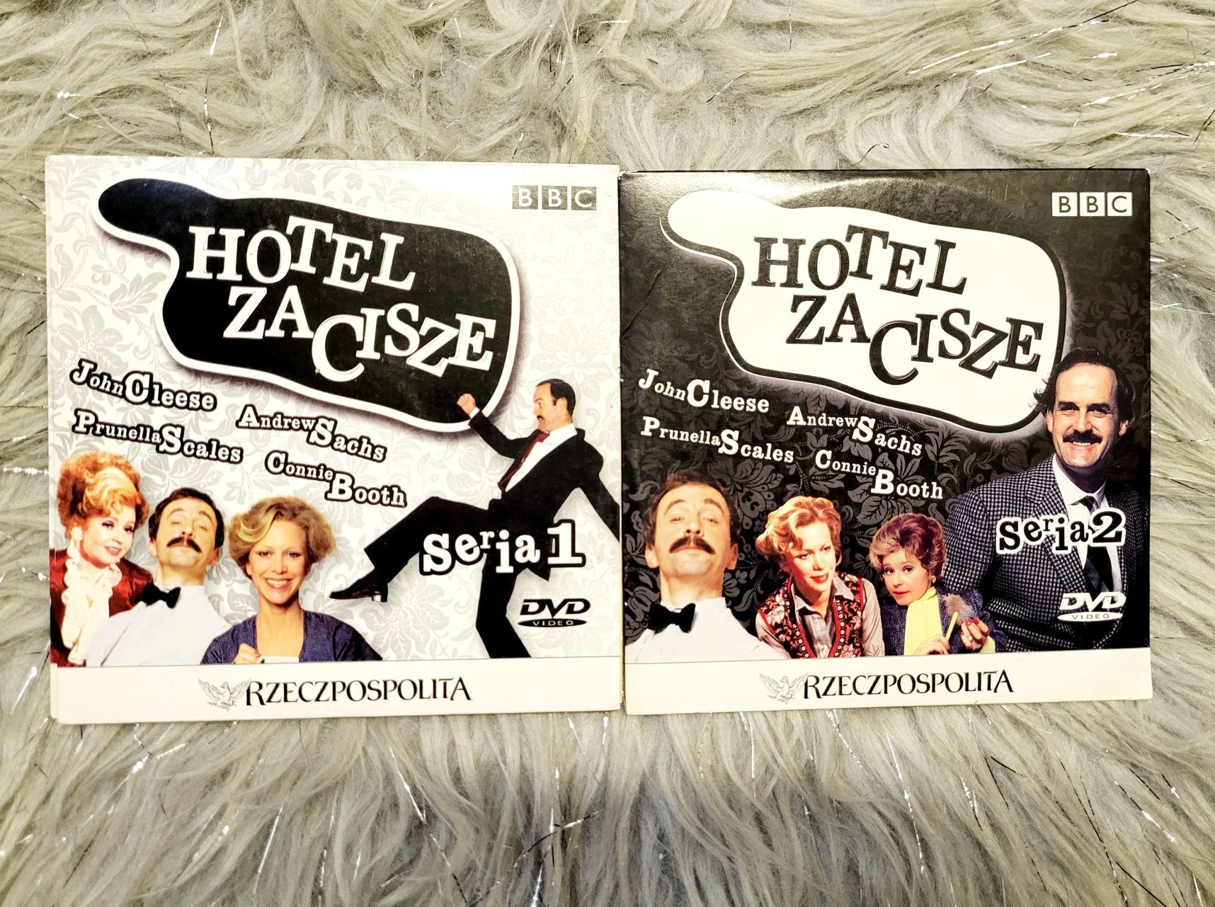 Hotel Zacisze cz. 1 i 2 płyty dvd