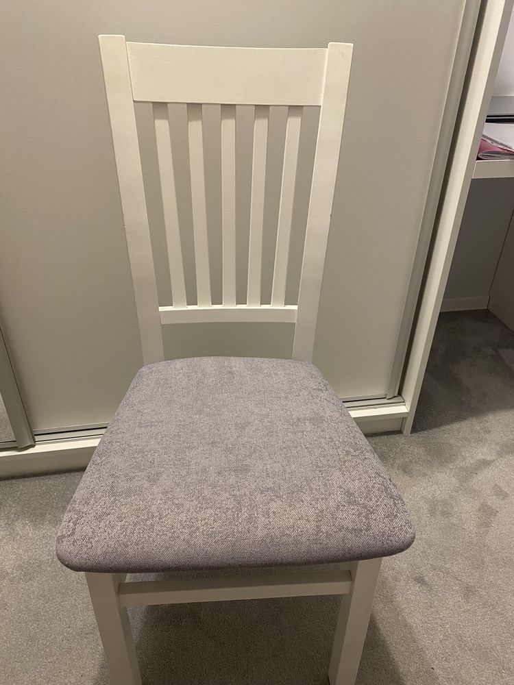 Krzesło szaro-białe
