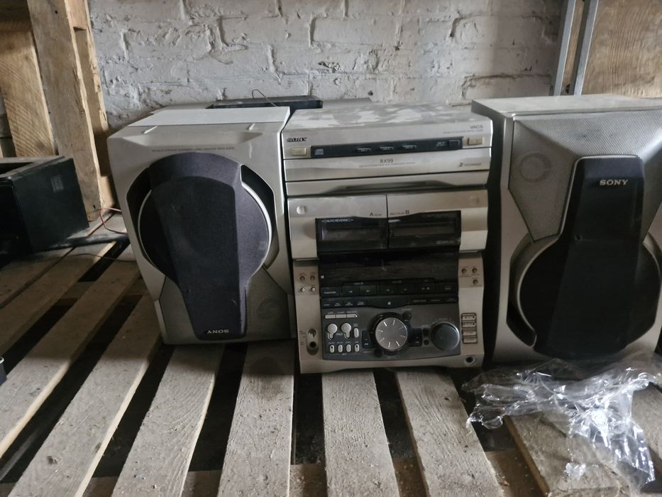 Продам музичний центр.