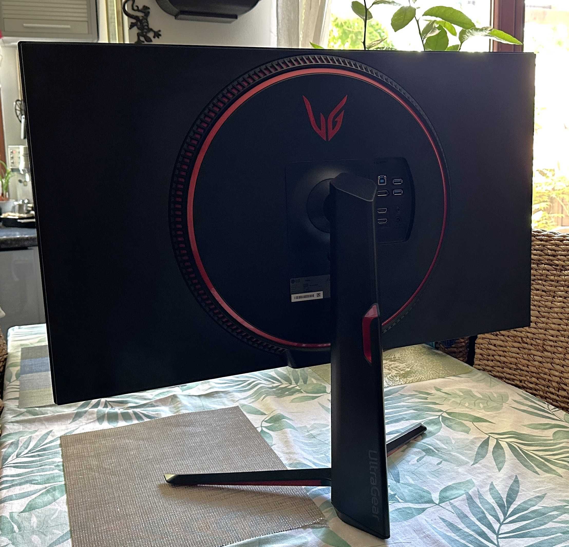 LG Ultra Gear 32GP850-B Gaming Monitor
