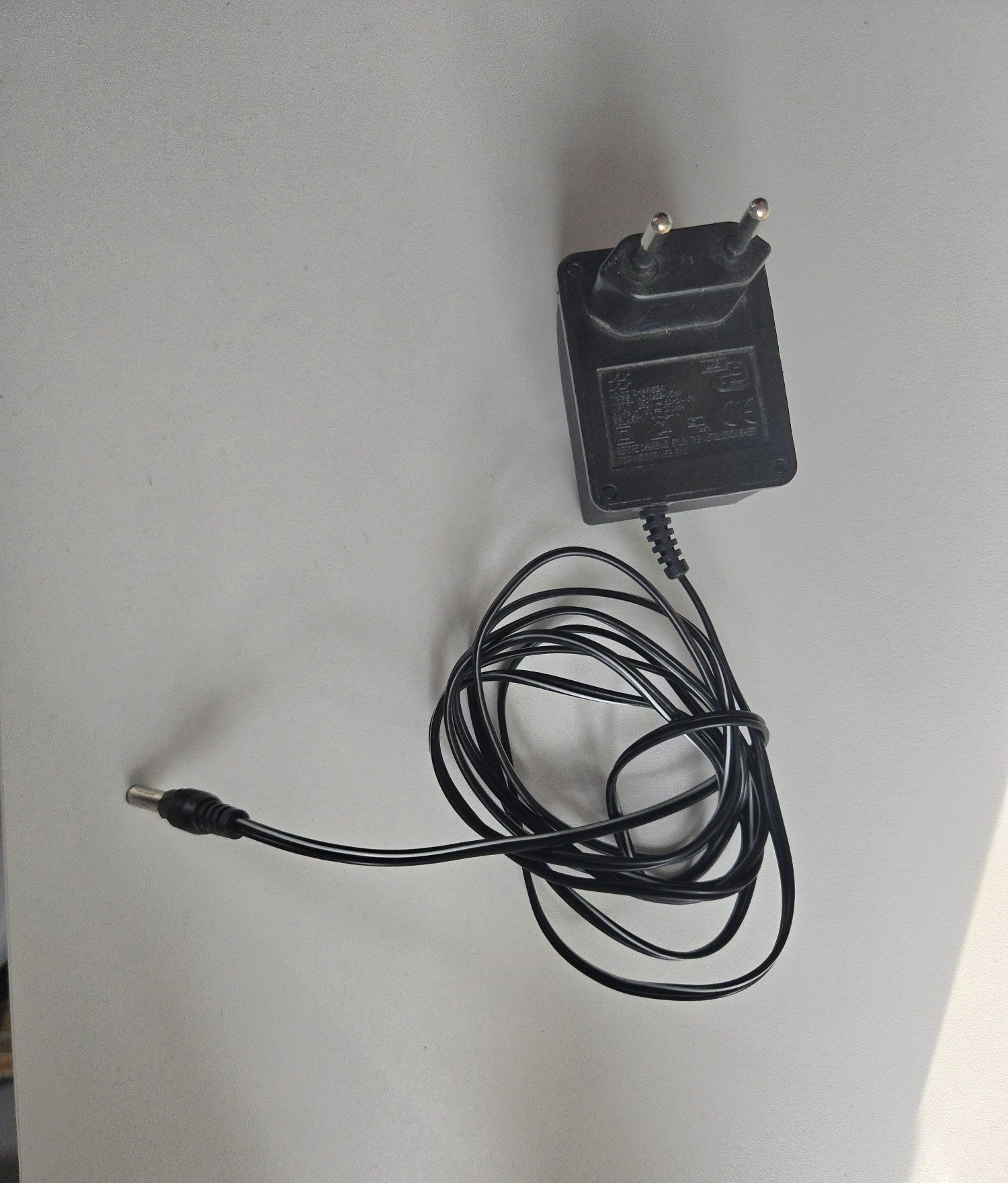 zasilacz sieciowy ładowarka 9V 200MA ac dc model ad 0920 vd8p