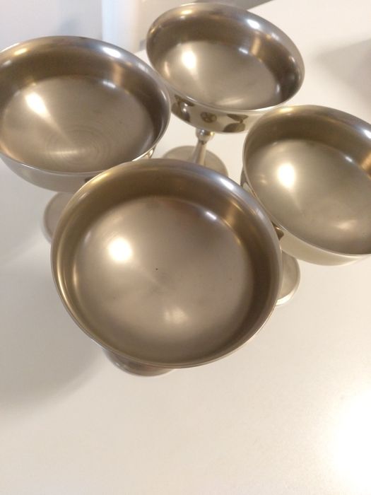 Conjunto de taças banhadas a prata