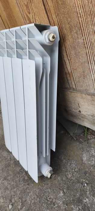 Aluminiowy grzejnik kaloryfer 4 żeberka