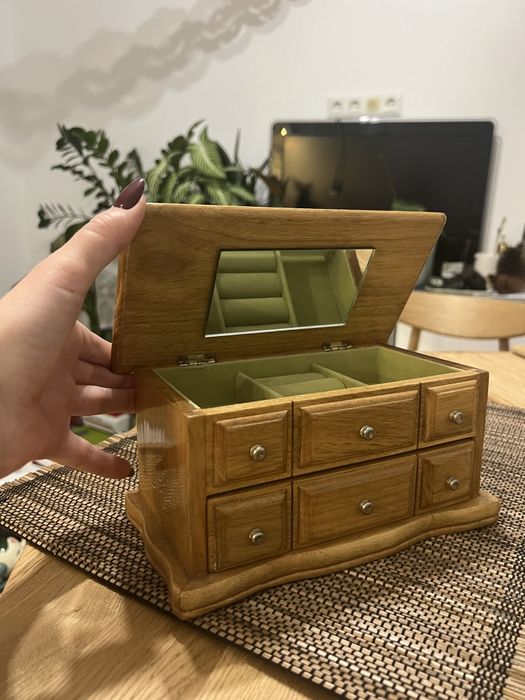 Скринька для прикрас вінтажна комодик шкатулка