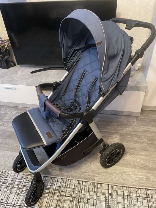 Прогулянковий візок Carrello Bravo