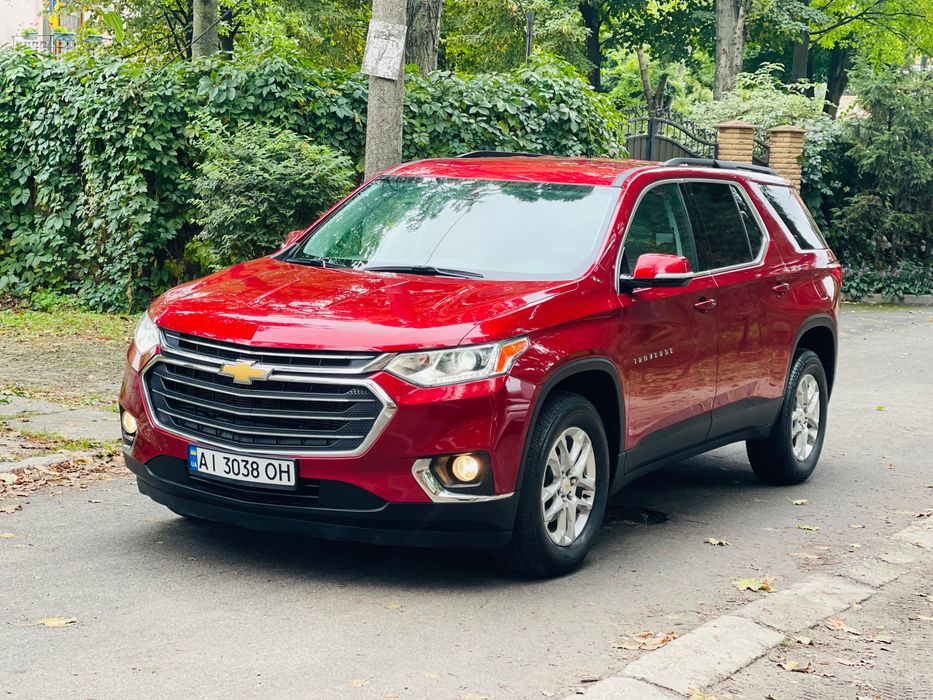 Шевроле Traverse 20 год семь мест минимальный пробег не крашеный!