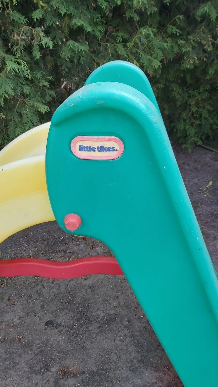 Zjeżdżalnia Little Tikes dla dzieci