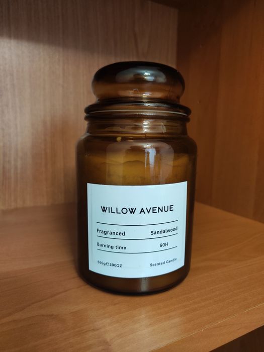 Świeca WILLOW AVENUE Sandalwood drzewo sandałowe