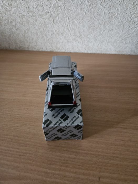 Модель 1:43 volksvagen passat conrad