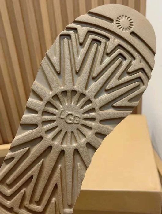 Brązowe nowe u-Gg śniegowce z podeszwą o grubości 5,5 cm, rozmiar.39