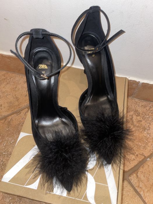 Czarne szpilki z puszkiem Zara