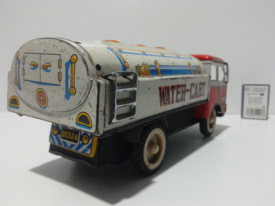 stara zabawka PRL blaszana cysterna z kierowcą stare zabawki czz retro
