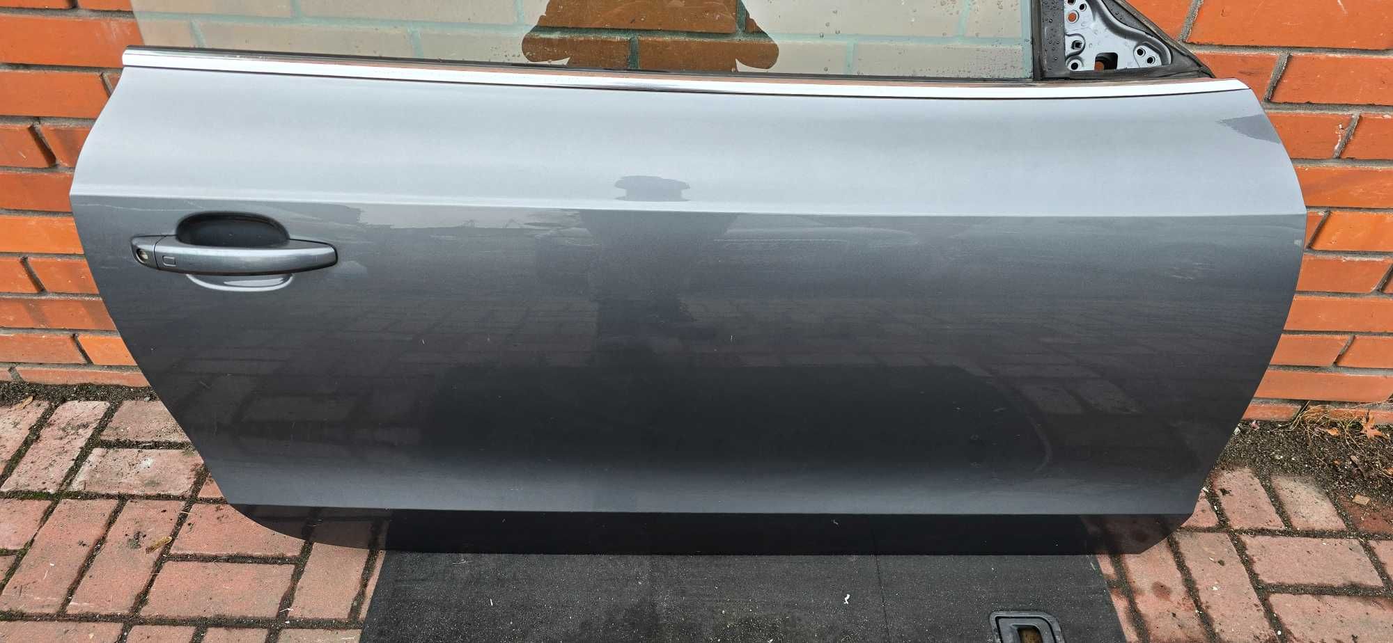 AUDI S5 A5 8T Coupe Drzwi Prawy Przód Przednie LX7R