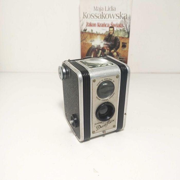 Aparat fotograficzny z lat 40 XX wieku KODAK DuaFlex Pseudo TLR