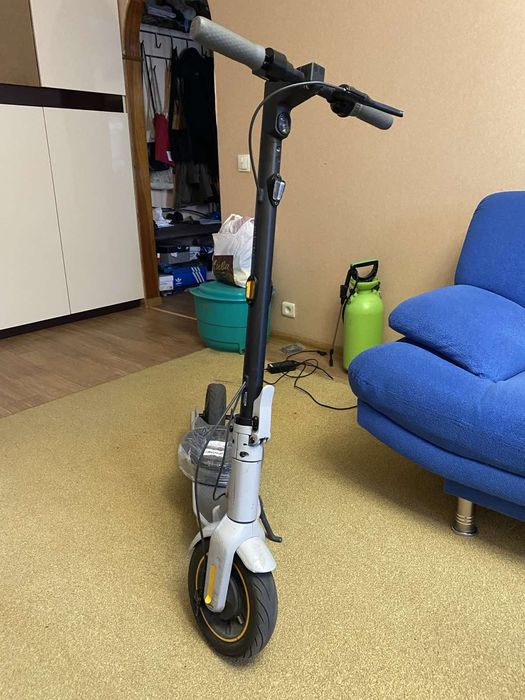 Електросамокат Ninebot