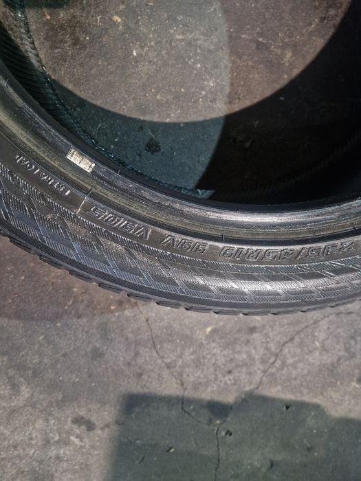2x opony zimowe 235/45R19 Yokohama V905 klasa premium 2022r.