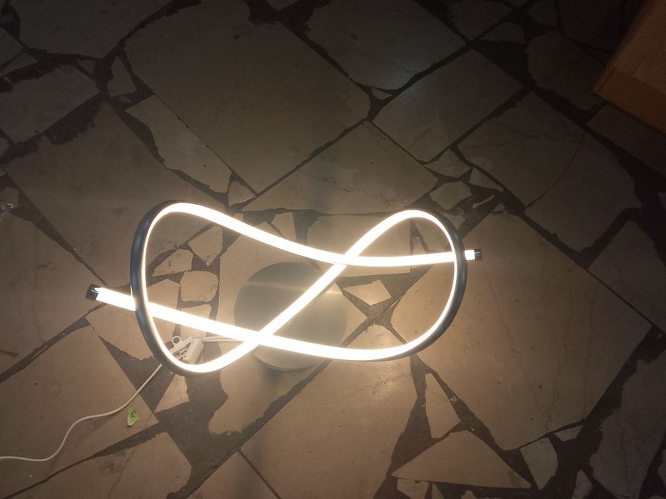 Powystawowa lampa sufitowa led